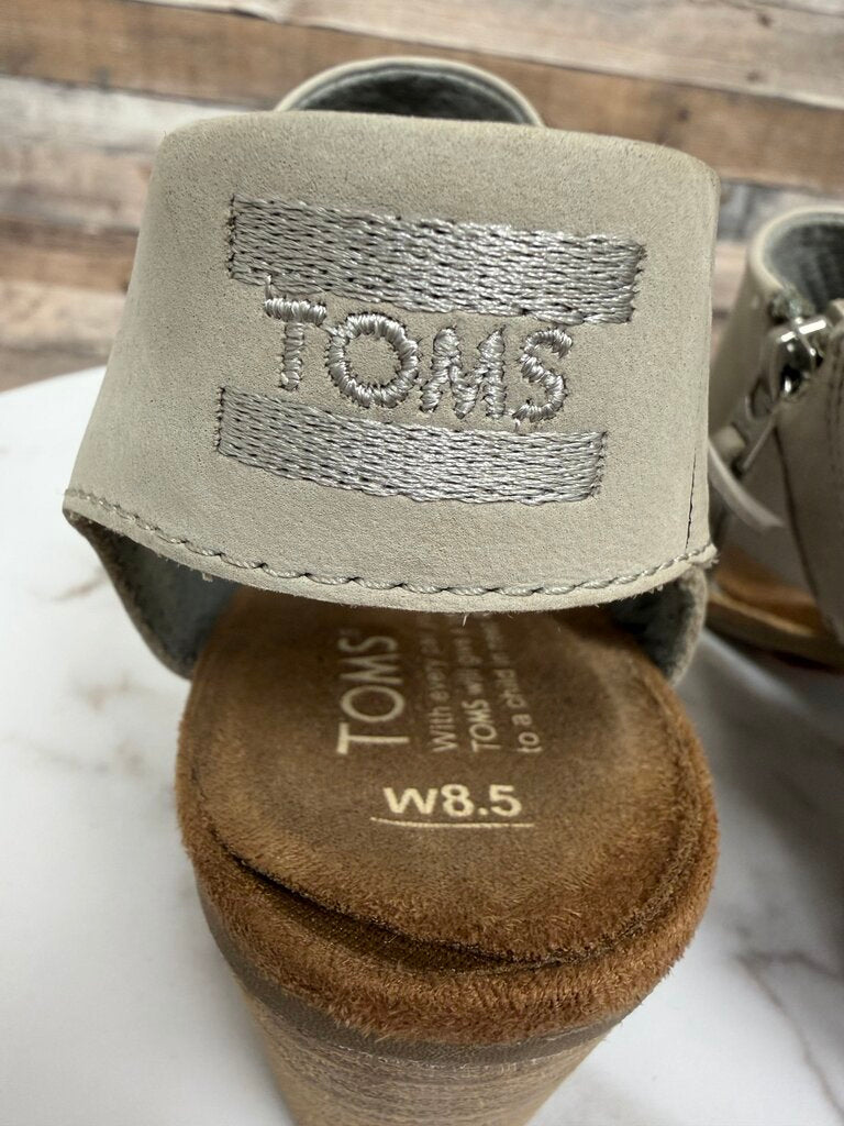 Grey Suede Toms Sandals With a Heel