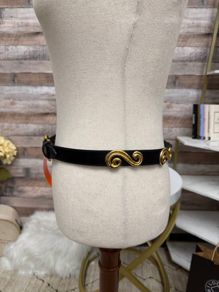 Avignon black belt with gold medallion detail