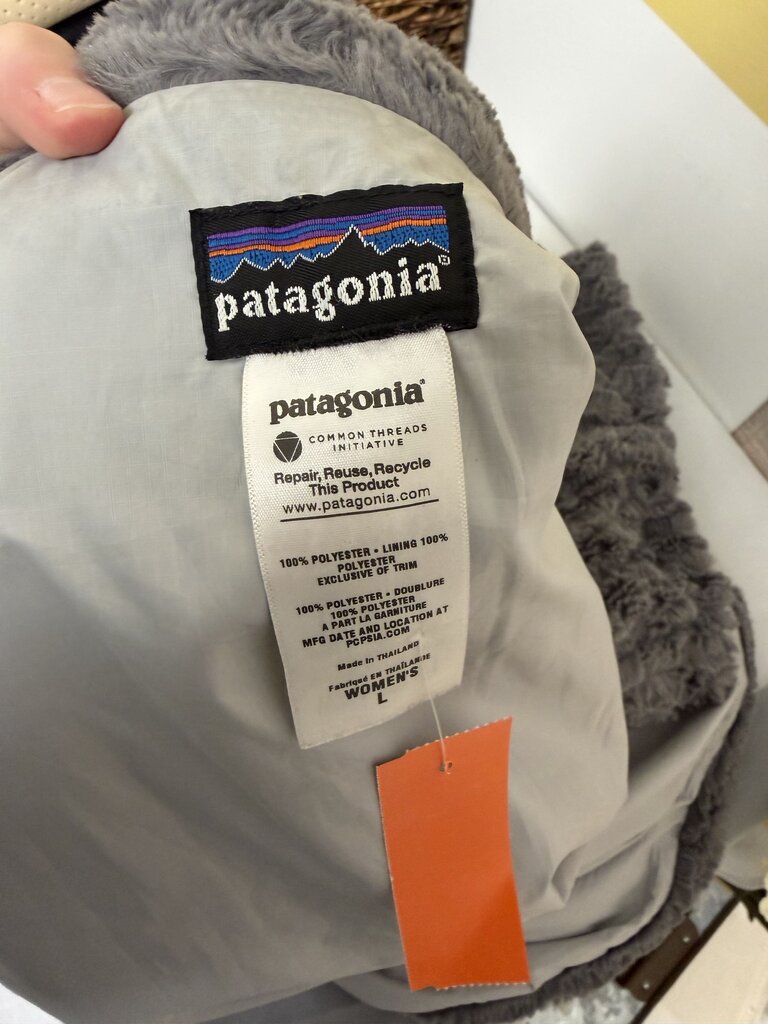 Patagonia gray fleece jacket