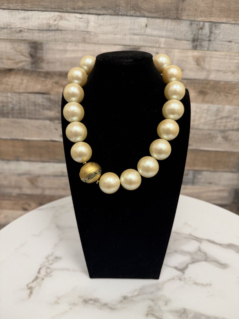 Monet large pearls with gold