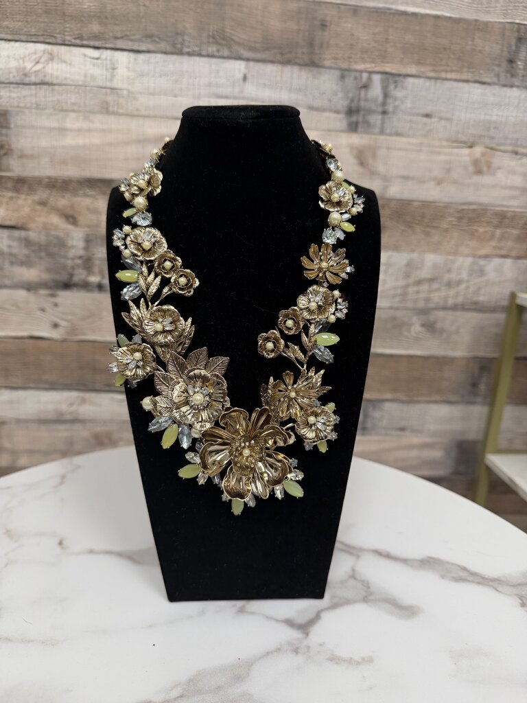 no label gold flowers with pearls and crystal leaves