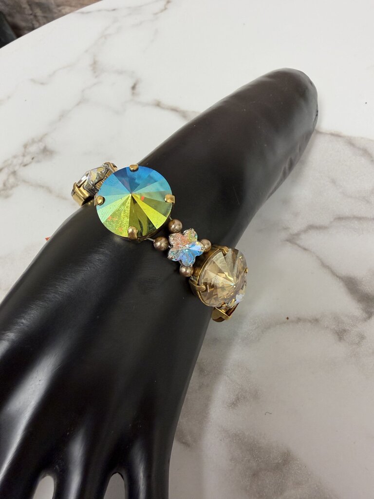 no label iridescent crystal stones w/ flowers on gold setting bracelet