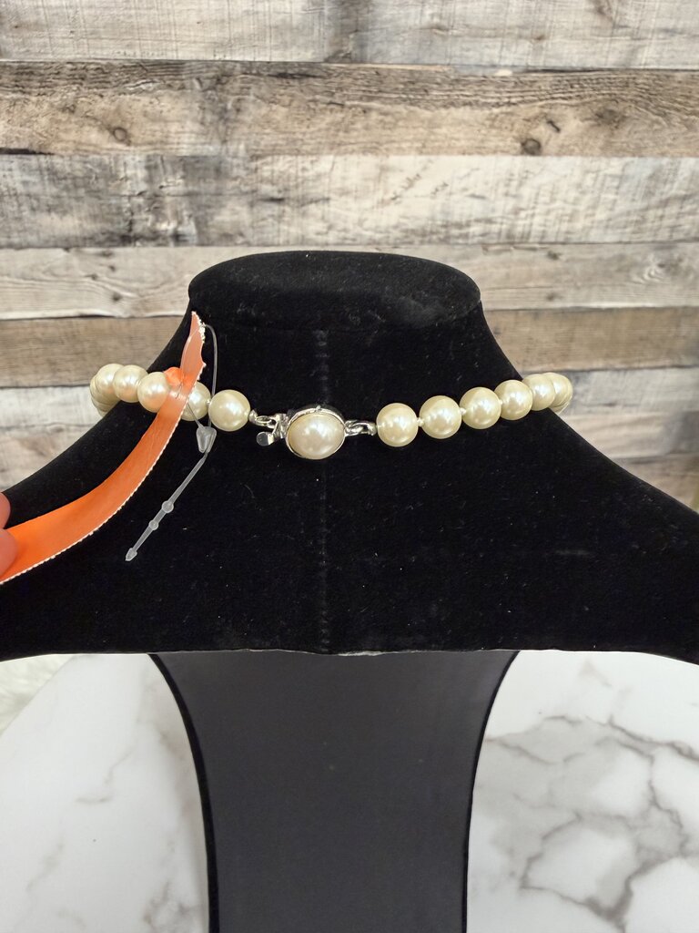 Carolee authentic pearl necklace with silver clasp