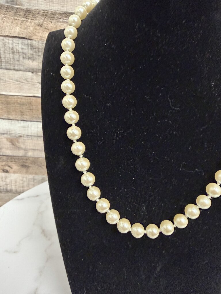 Carolee authentic pearl necklace with silver clasp