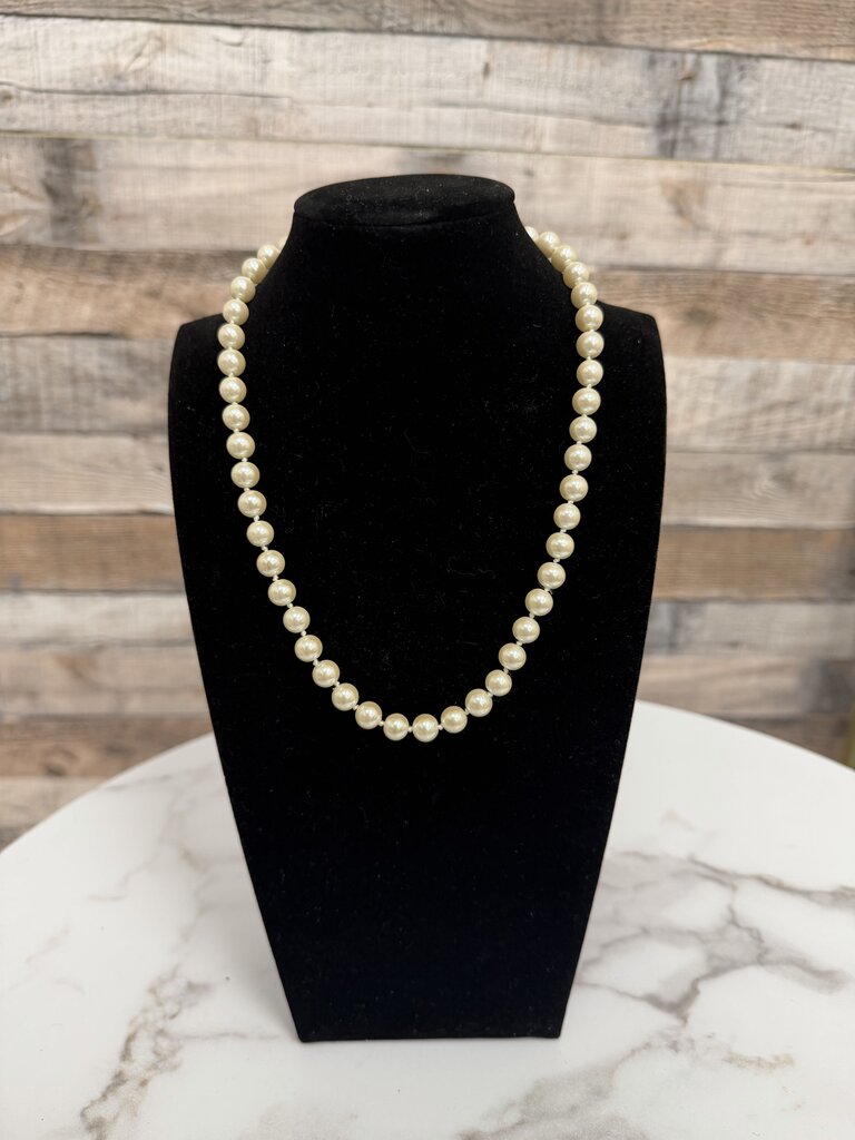 Carolee authentic pearl necklace with silver clasp