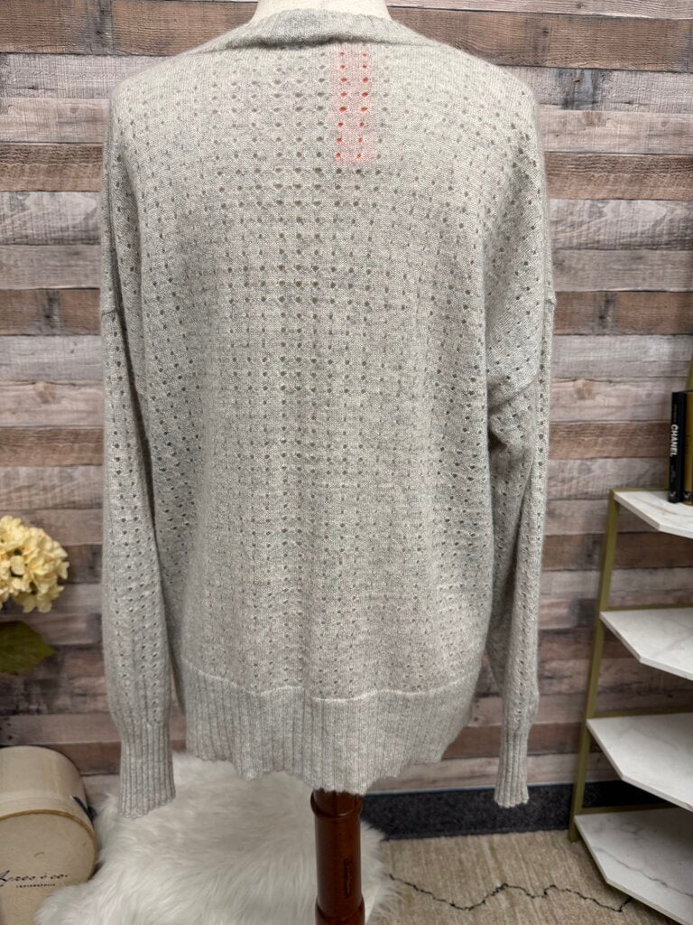 Amici grey with hole cashmere sweater
