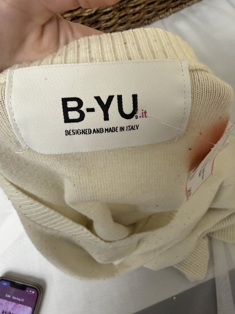 B-YU cream with sparkle short sleeve sweater