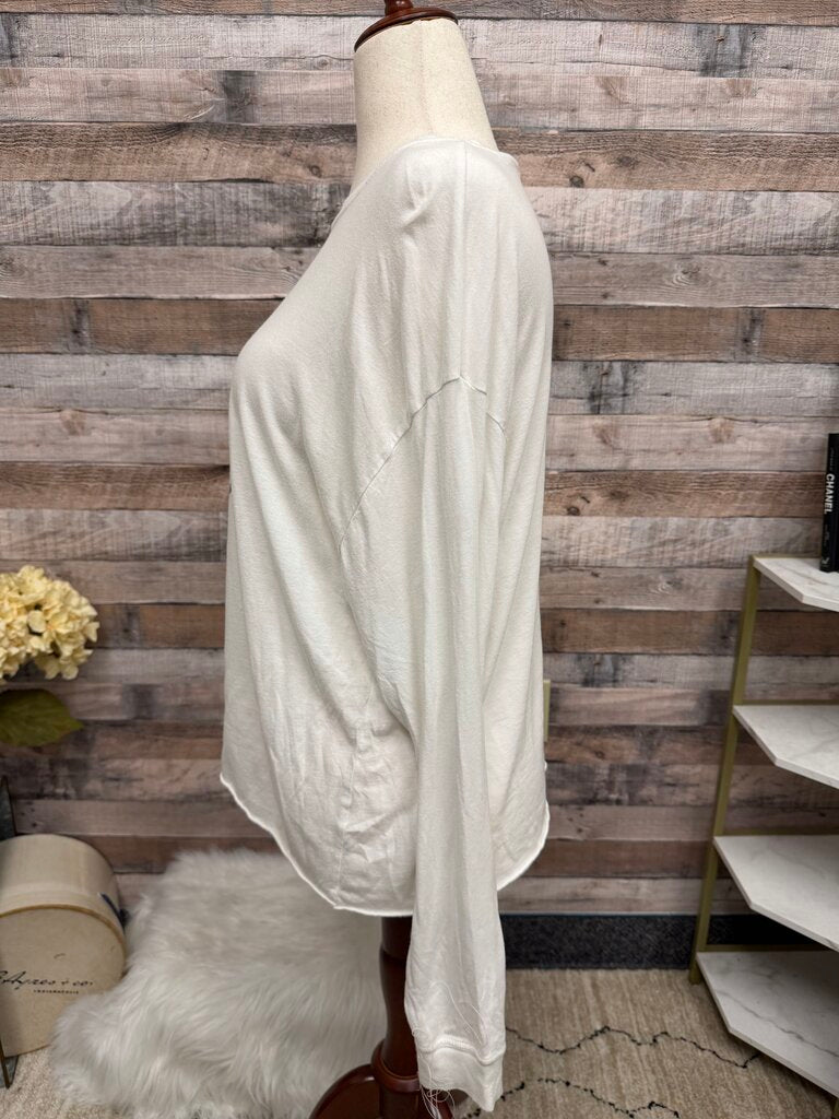 no label white hamsa hand long sleeve tee