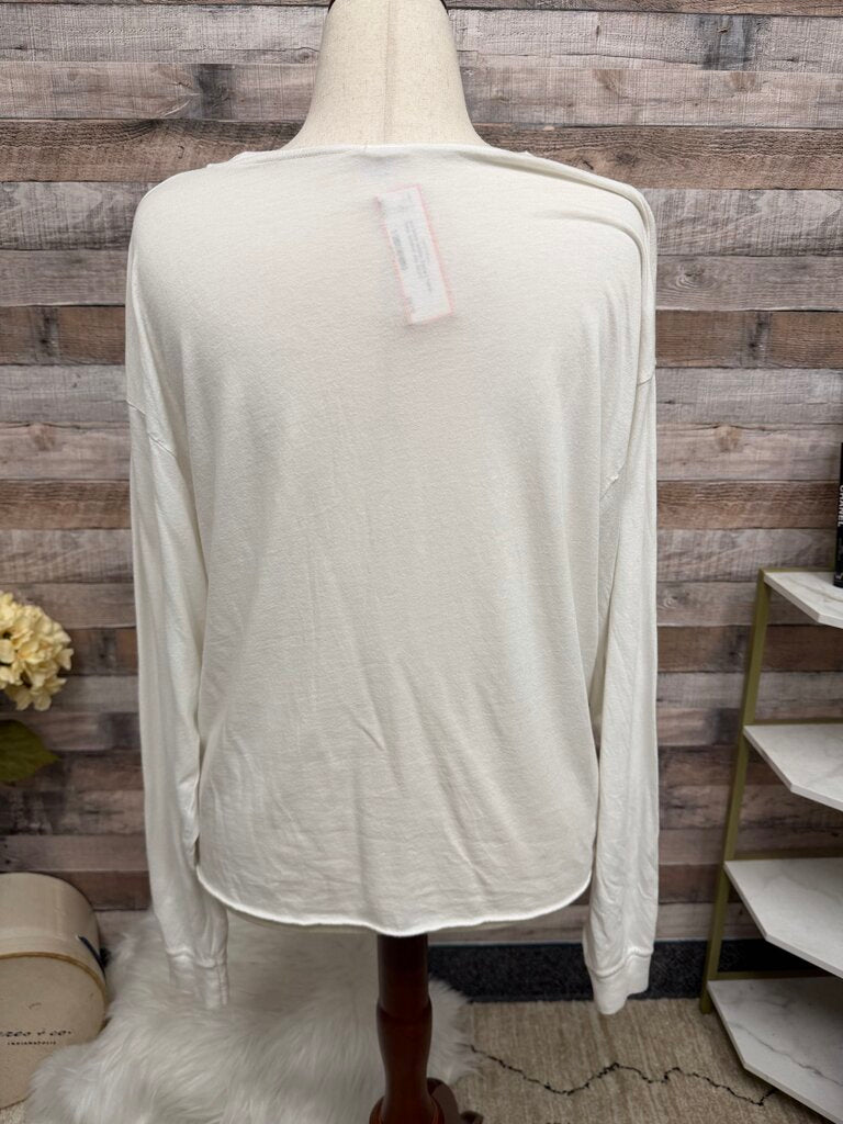 no label white hamsa hand long sleeve tee