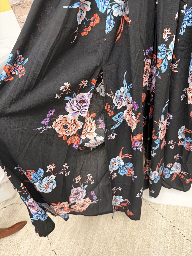 Simplee Apparel NWT Black Floral Halter Romper