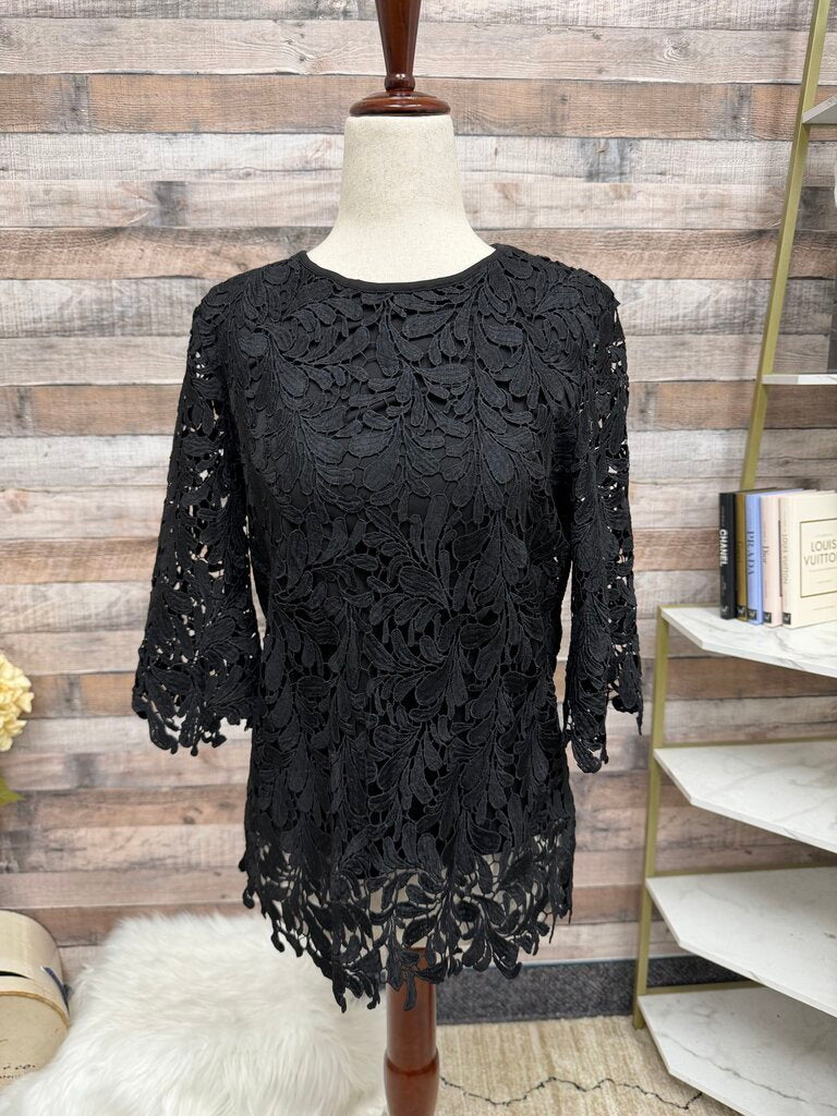 WD.NY black lace top with short sleeves