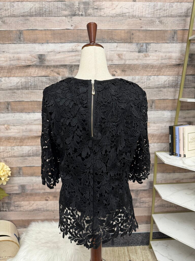 WD.NY black lace top with short sleeves