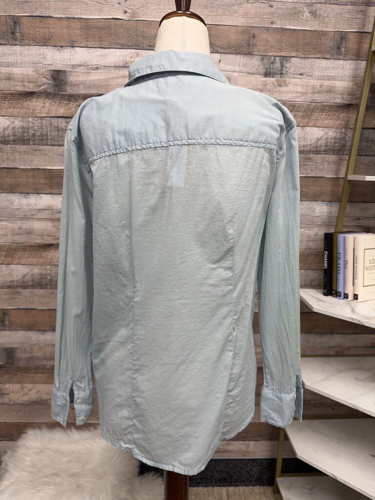 Nic+Zoe light blue button down shirt