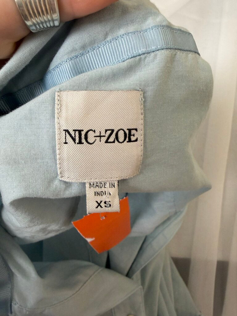Nic+Zoe light blue button down shirt