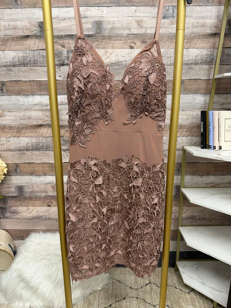 Windsor rose Loved in Lace mini dress NWT