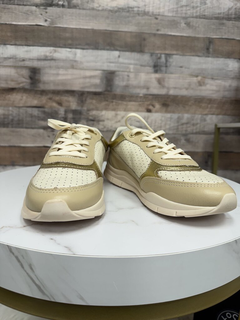 Comfort flex cream/gold leather lace up sneaker NWT Comfortflex cream/gold 10 women SHOES