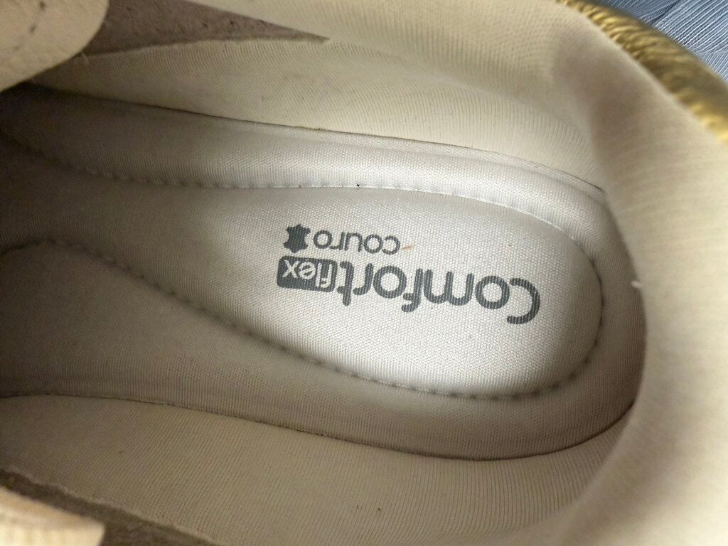 Comfort flex cream/gold leather lace up sneaker NWT Comfortflex cream/gold 10 women SHOES