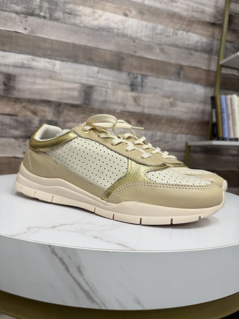 Comfort flex cream/gold leather lace up sneaker NWT Comfortflex cream/gold 10 women SHOES