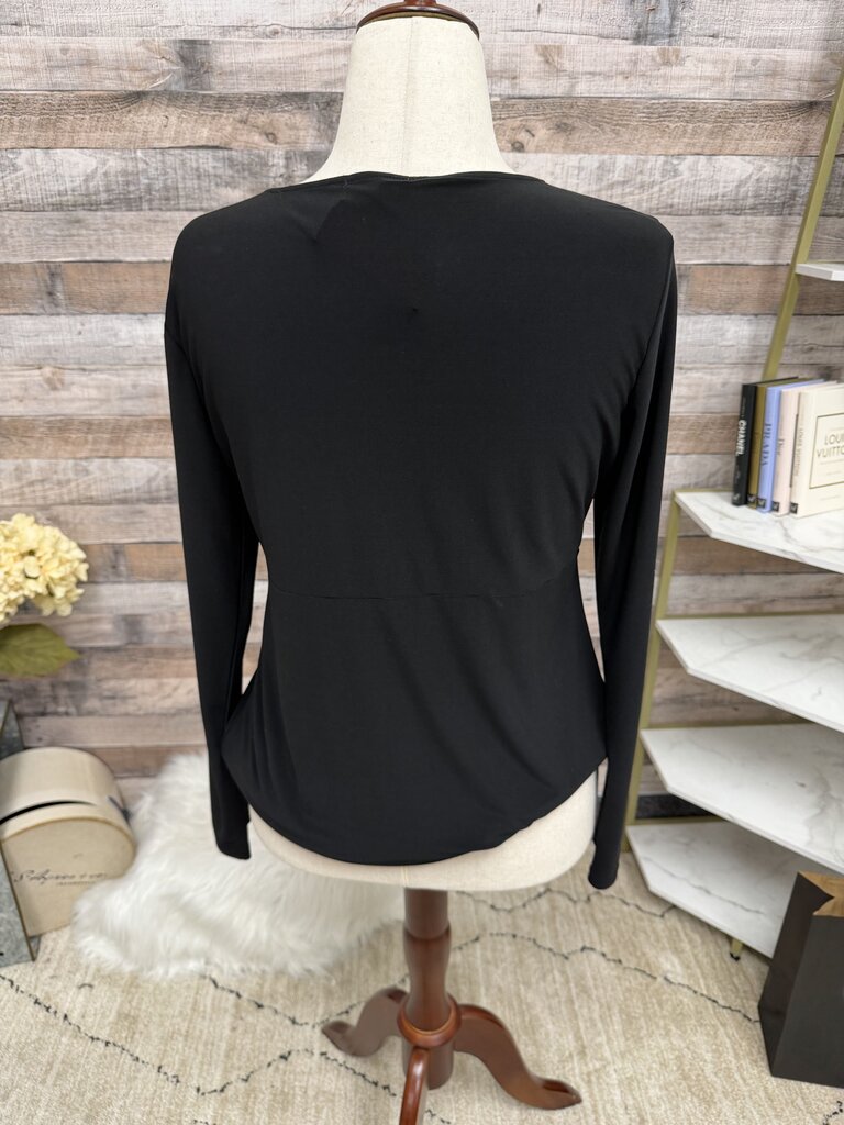 Daisy Fuentes black twist front v neck shirt