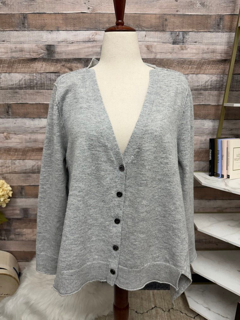 M-Rena gray v-neck button front cardigan