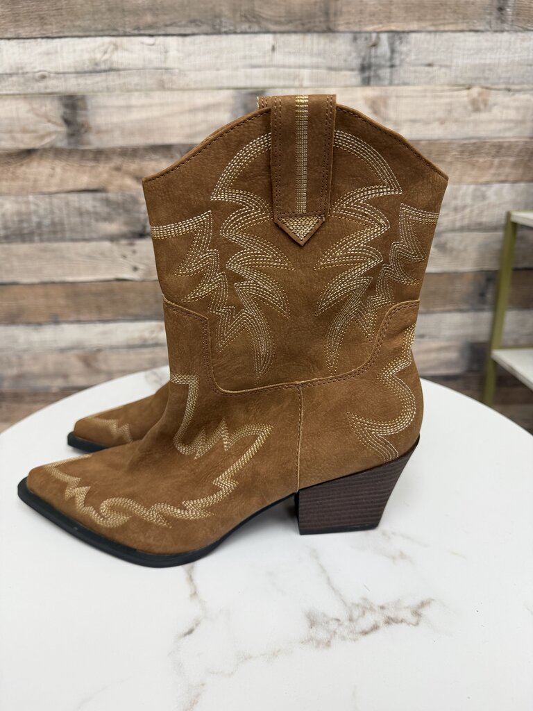 Oasis Society brown faux suede western boot