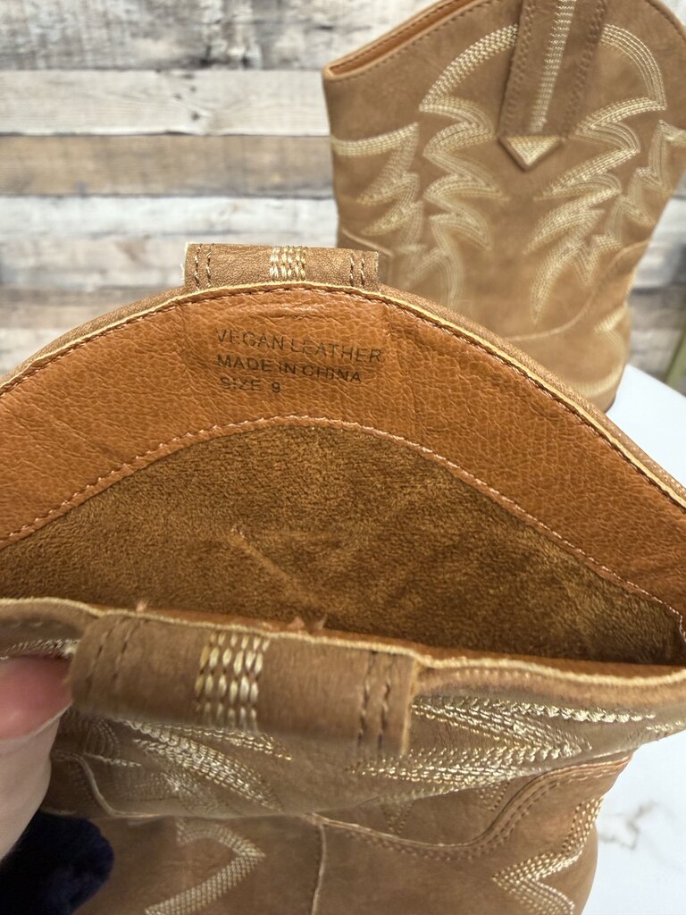 Oasis Society brown faux suede western boot