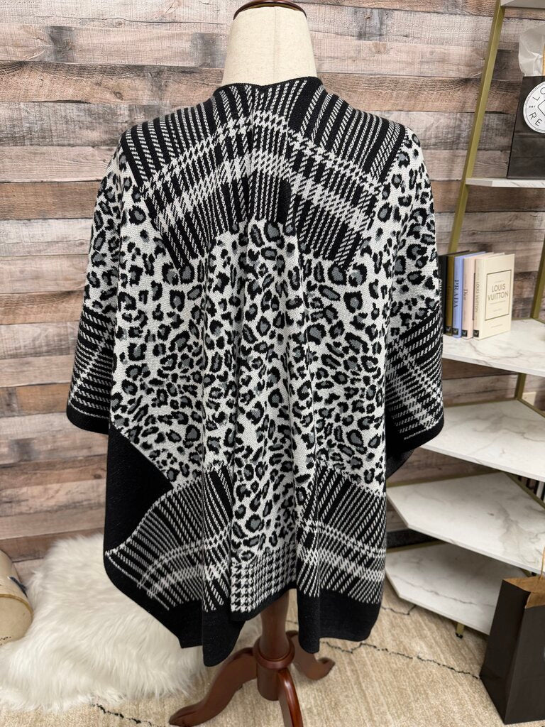 Chicos NWT silver/black animal print/plaid cape Chico's Black/Silver OS women UNCATEGORIZED