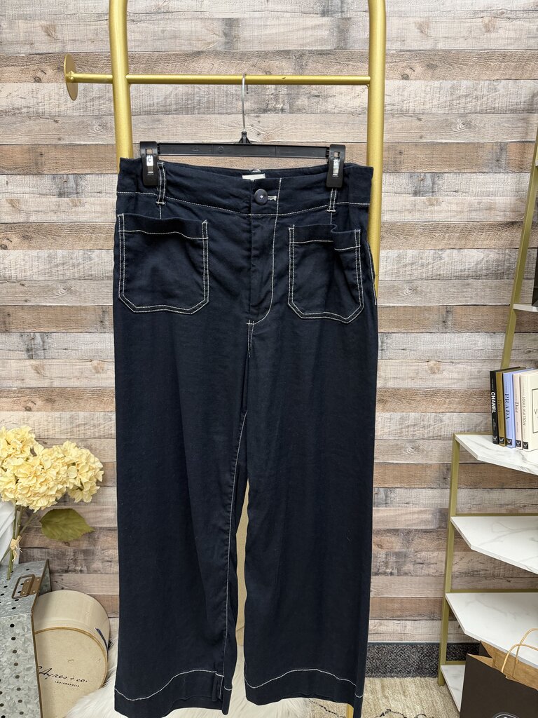 Maeve the Colette pants with white stitching