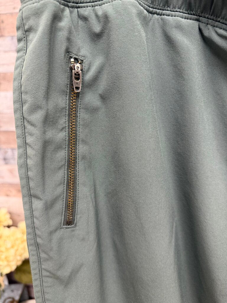Athleta olive activity skort