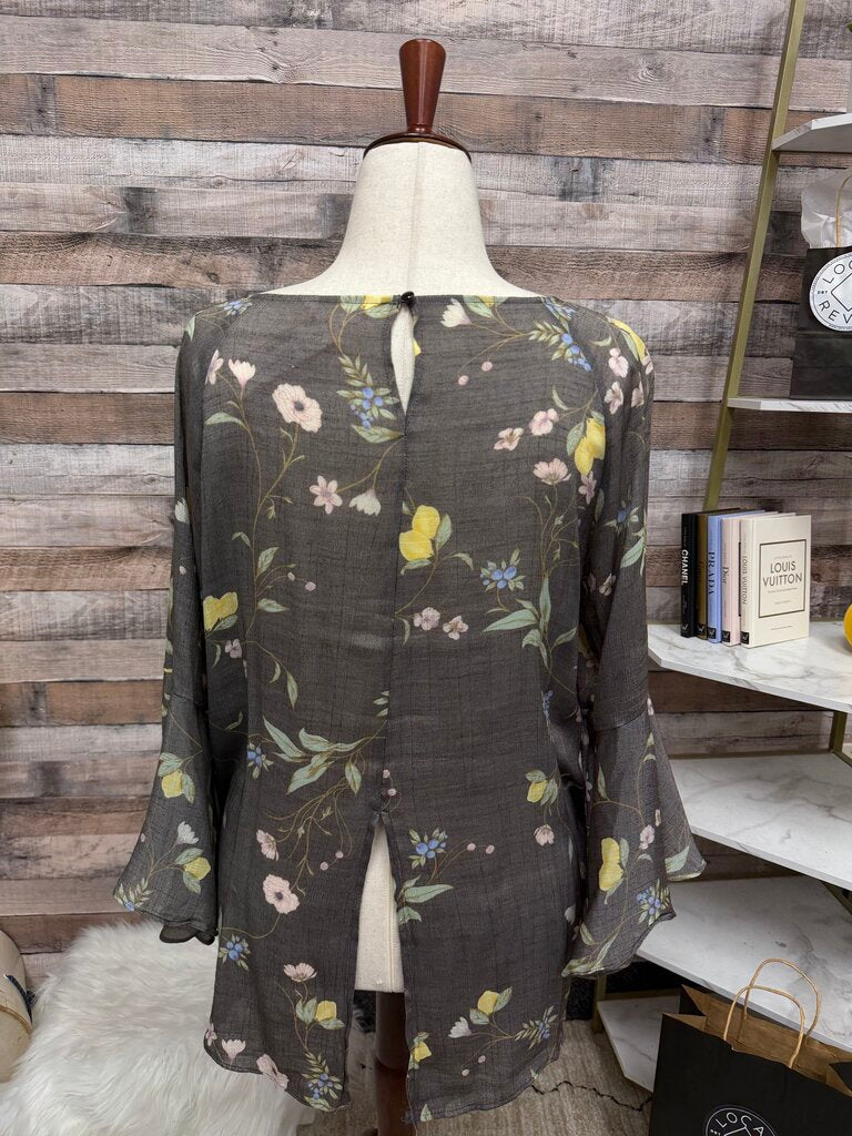 Lauren Conrad gray floral bell sleeve top