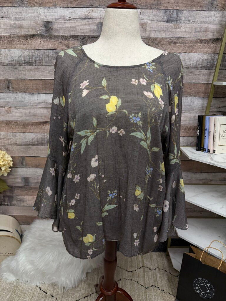 Lauren Conrad gray floral bell sleeve top