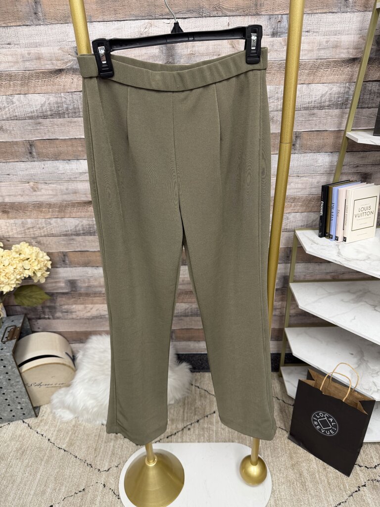 NWT Chicos Olive Green Straight Leg Stretchy Slacks