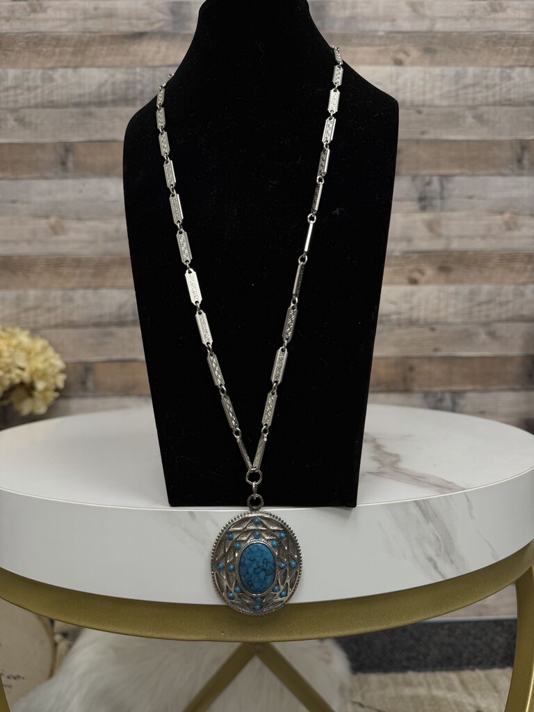 Silver Tone Metal Necklace W/ Faux Turquoise Pendant Southwestern Style no label Silver OS women ACCESSORIES
