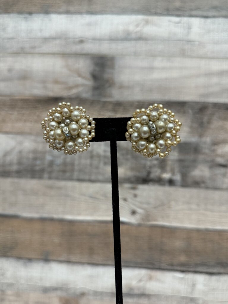 Faux Pearl Cluster Round Clip On Earring