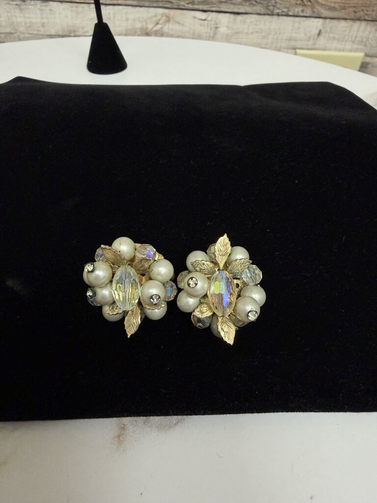 Crystal and Pearl Cluster Vintage Clip On Earring