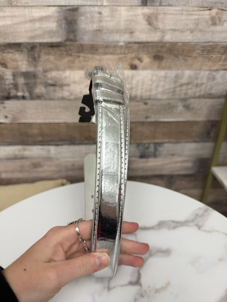 NWT Silver Metallic Belt