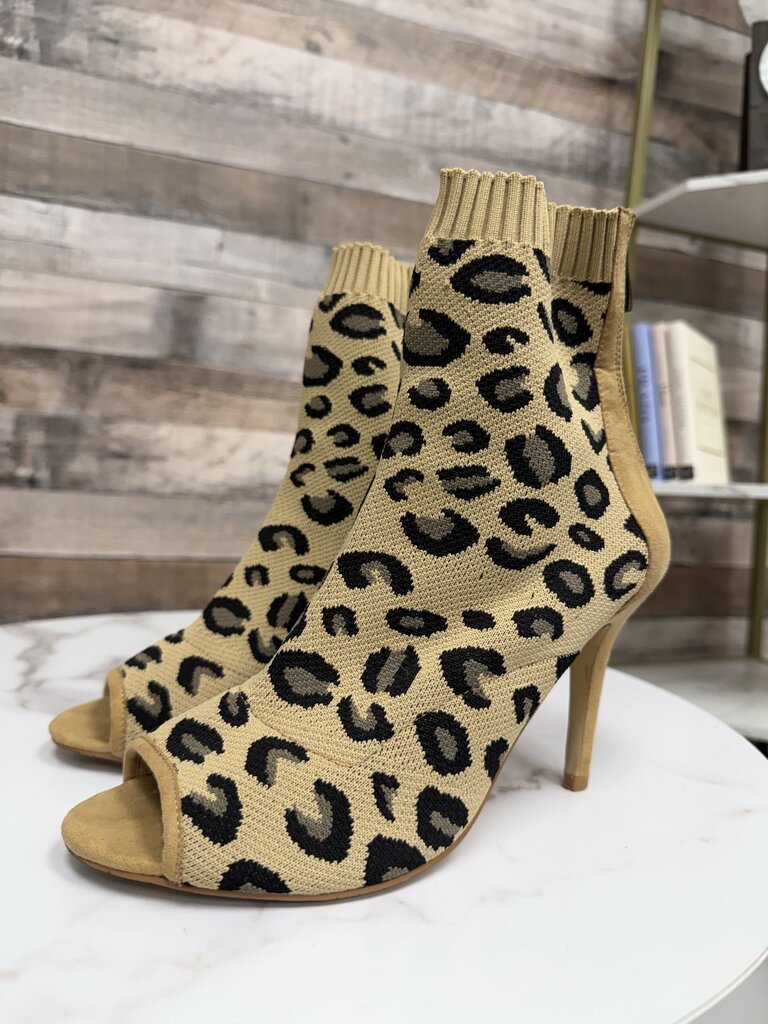 2 Lips Too Leopard Print Peep Toe Stiletto Heels 2 Lips Too Tan/Black 7 women SHOES
