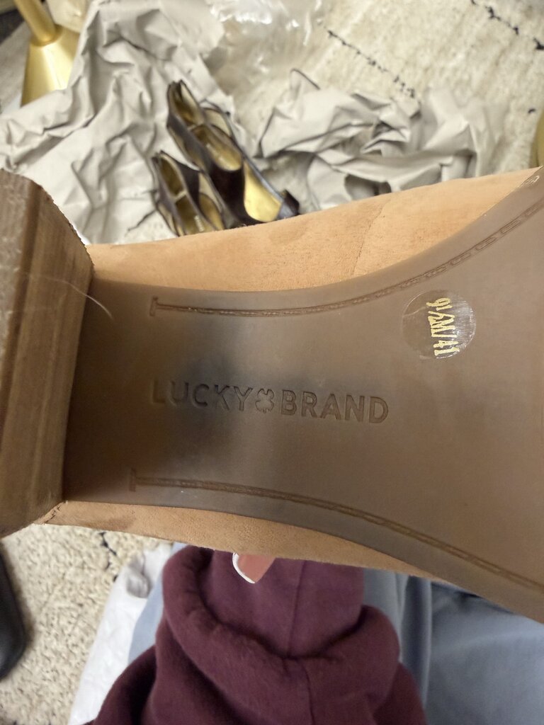 Lucky Brand Joal tan suede ankle bootie Lucky Brand Tan 9.5 women HEELS