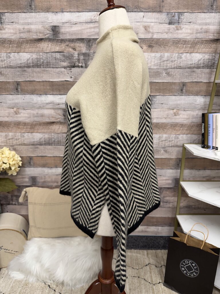 Halogen soft tan mock neck sweater w/ black pattern Halogen tan/black M women SWEATERS