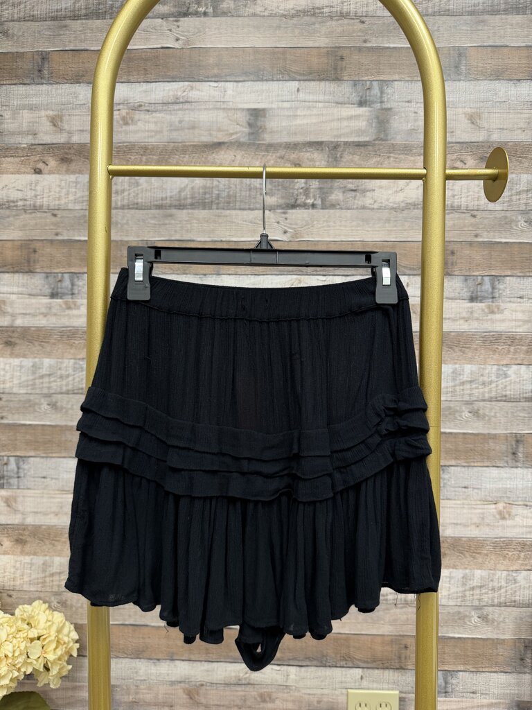 Free People black tiered flowy shorts