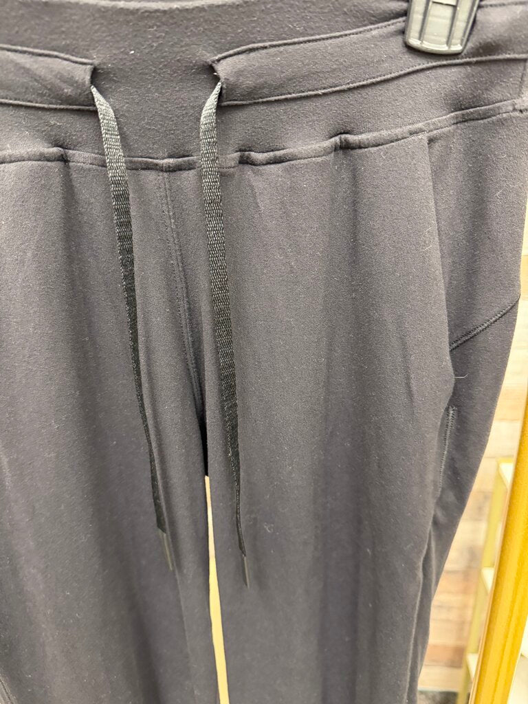 Lululemon black athletic joggers Lululemon black n/s women JOGGERS