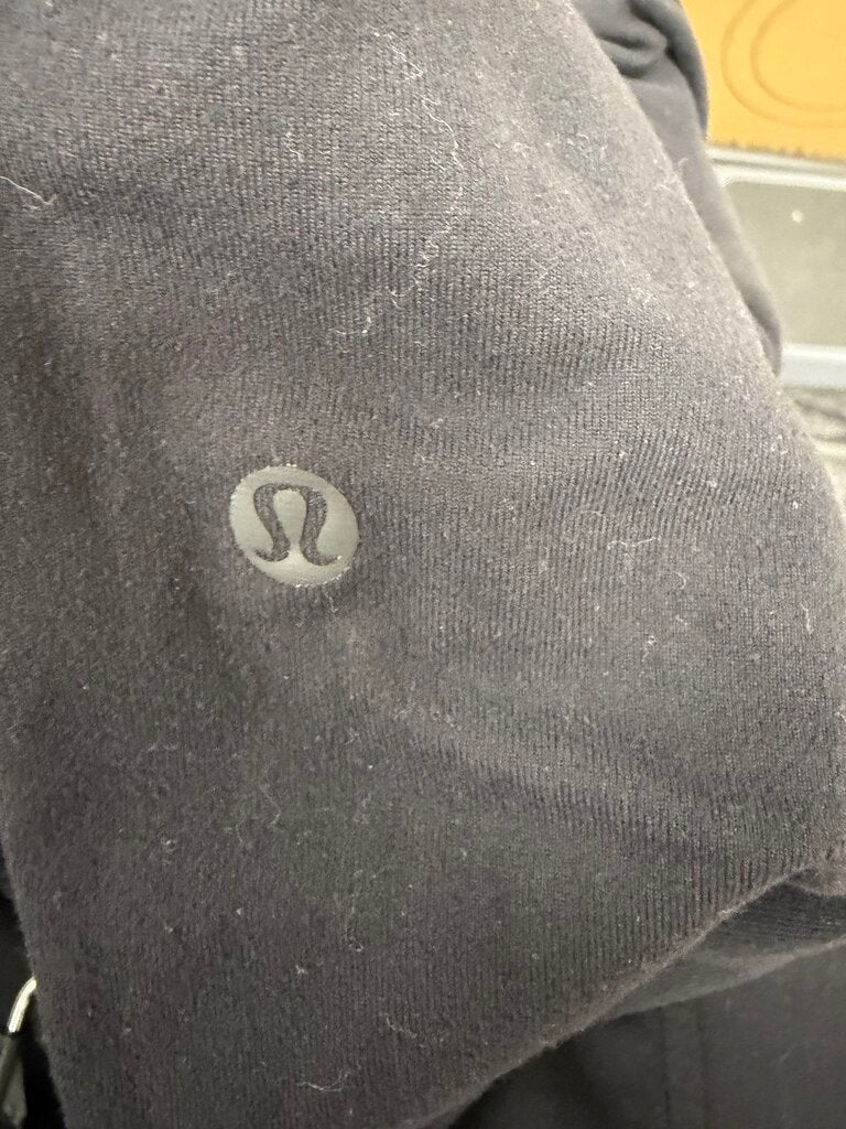 Lululemon black athletic joggers Lululemon black n/s women JOGGERS