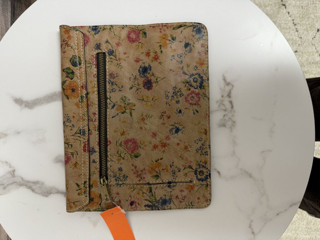 Patricia Nash prairie rose printed leather clutch