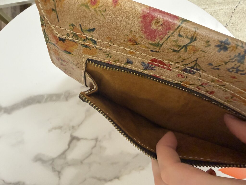 Patricia Nash prairie rose printed leather clutch