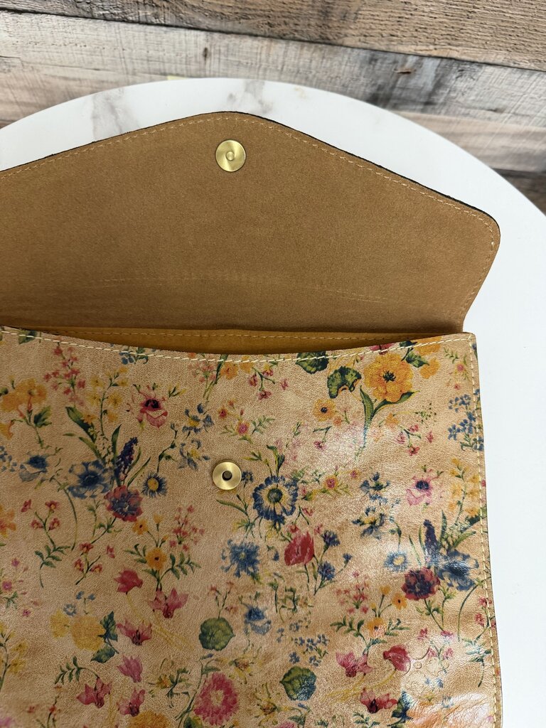 Patricia Nash prairie rose printed leather clutch