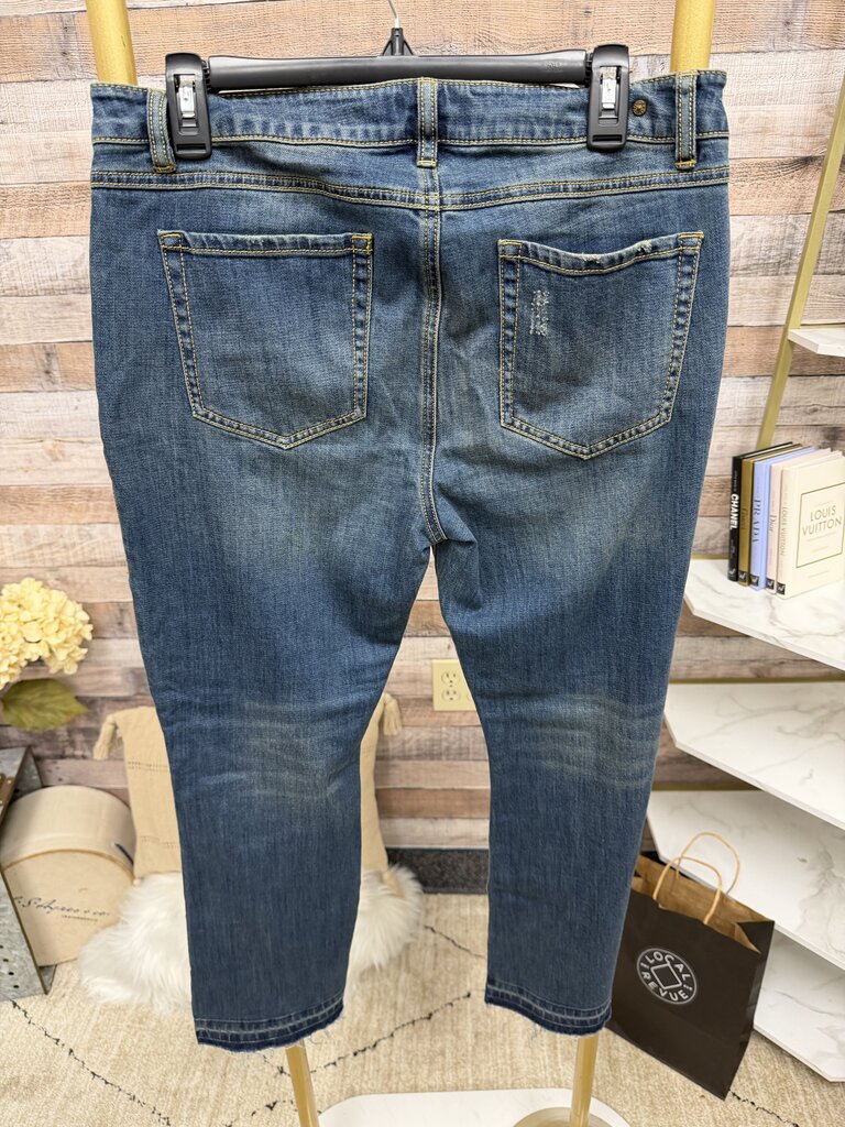 Cabi Jeans Kick It Crop blue jeans w/ frayed hem Cabi blue 10 women JEANS