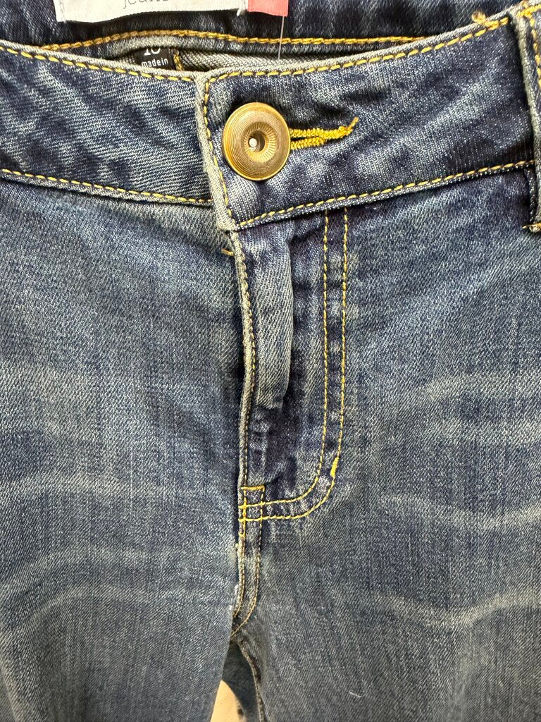 Cabi Jeans Kick It Crop blue jeans w/ frayed hem Cabi blue 10 women JEANS