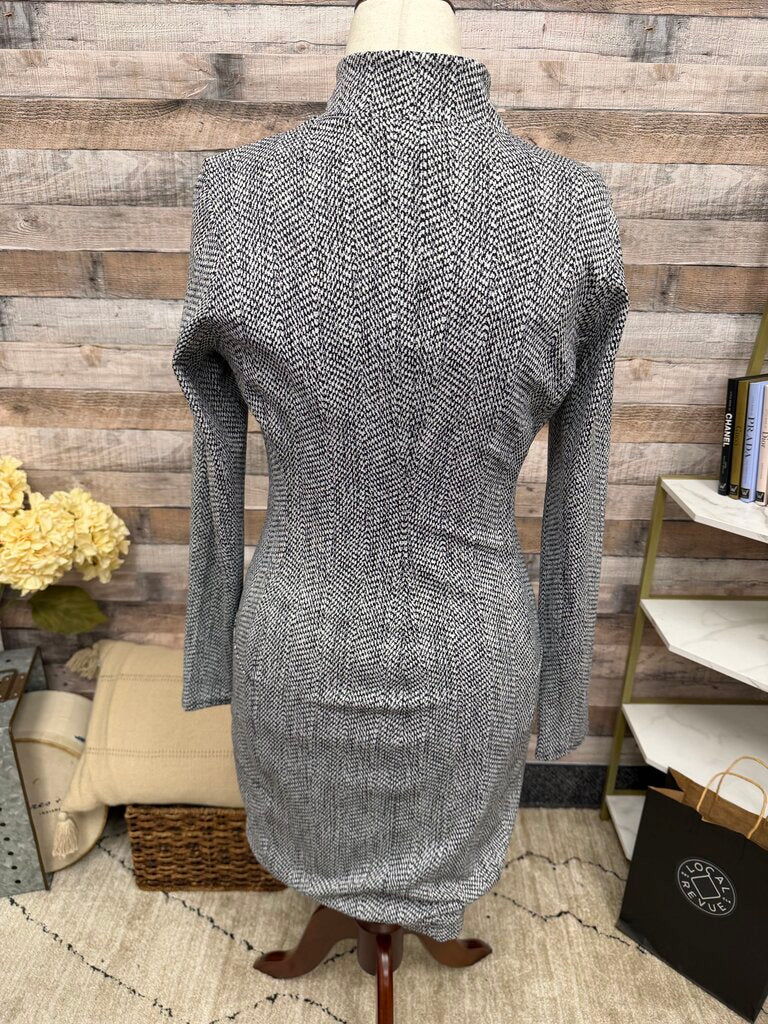 Athleta black/white long sleeve 1/4 zip dress Athleta black/white L women DRESSES