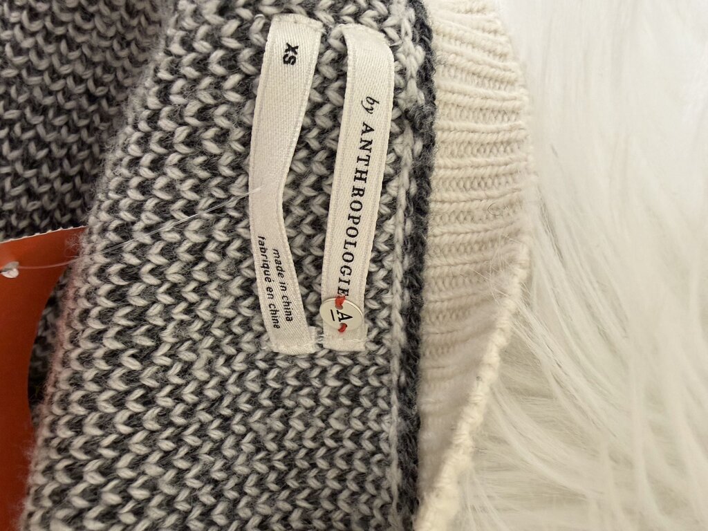 Anthropologie Gray Zebra Print W/ Flowers Sweater Anthropologie Gray XS women SWEATERS