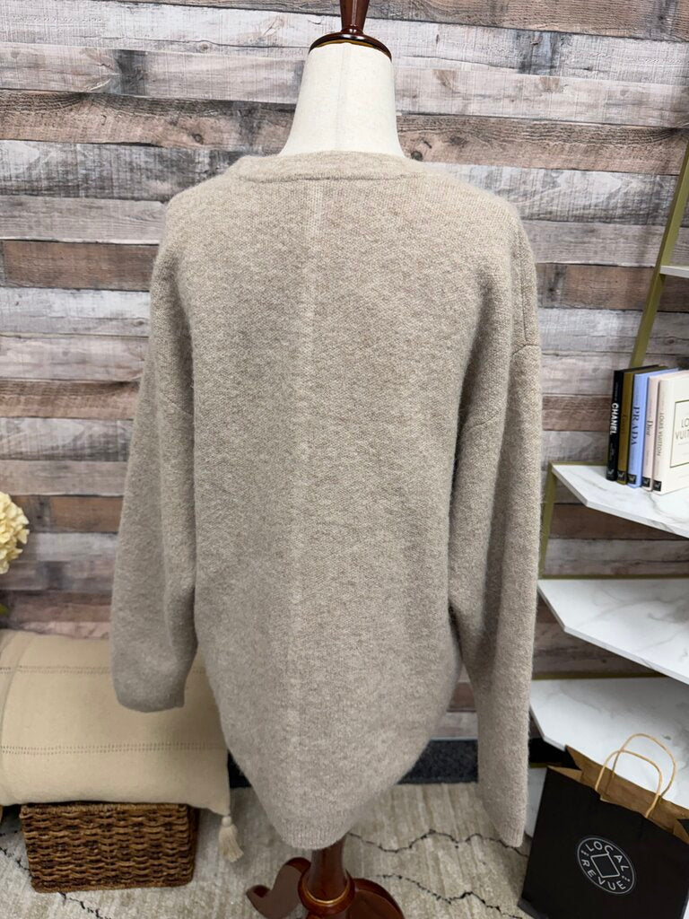 Lululemon Oatmeal Crewneck Sweater Lululemon Oatmeal Medium women SWEATERS